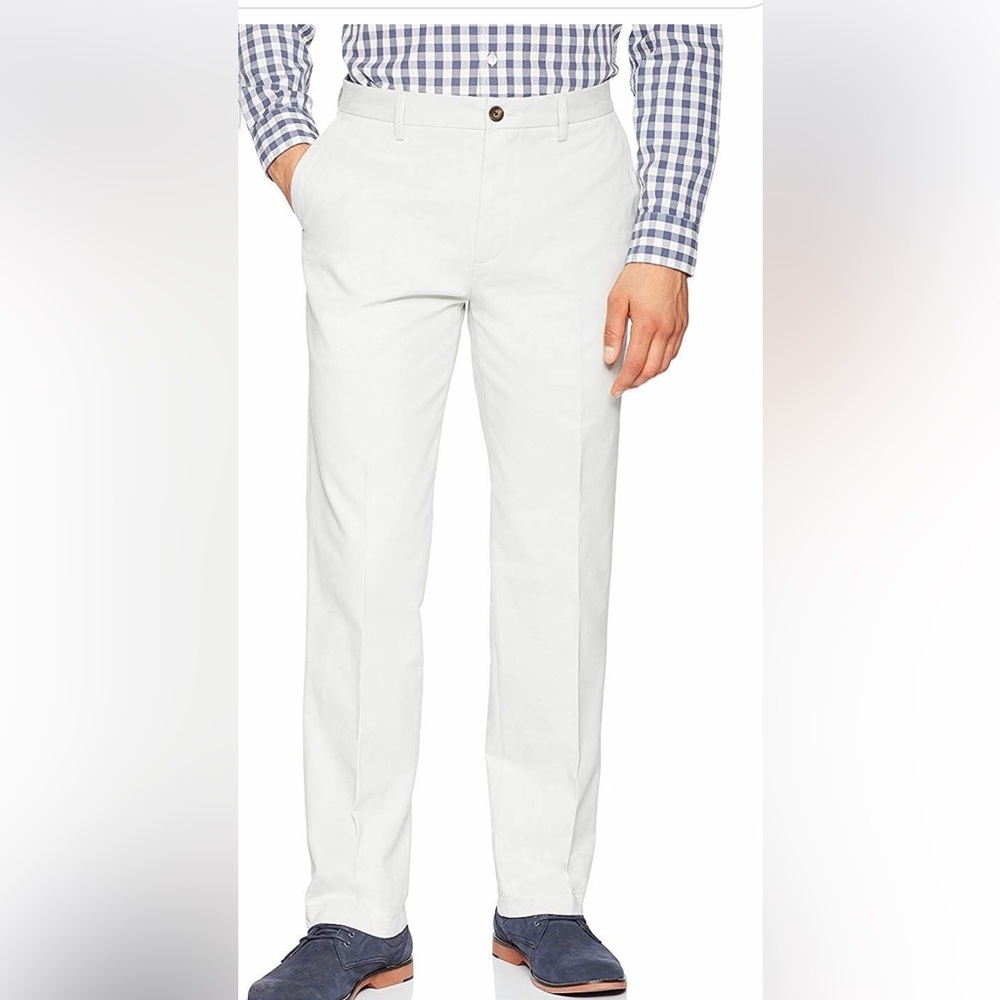 NWOT Amazon Essentials Men's Classic-Fit Wrinkle-Resistant Flat-Front Chino